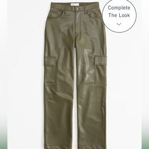 Abercrombie & Fitch Curve Love Vegan Leather Cargo 90s Relaxed Pant